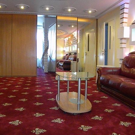 Gloria Mini-Hotel Chisinau Exterior foto