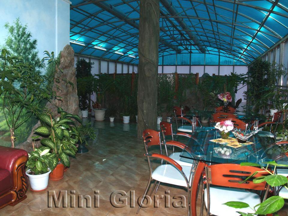 Gloria Mini-Hotel Chisinau Exterior foto