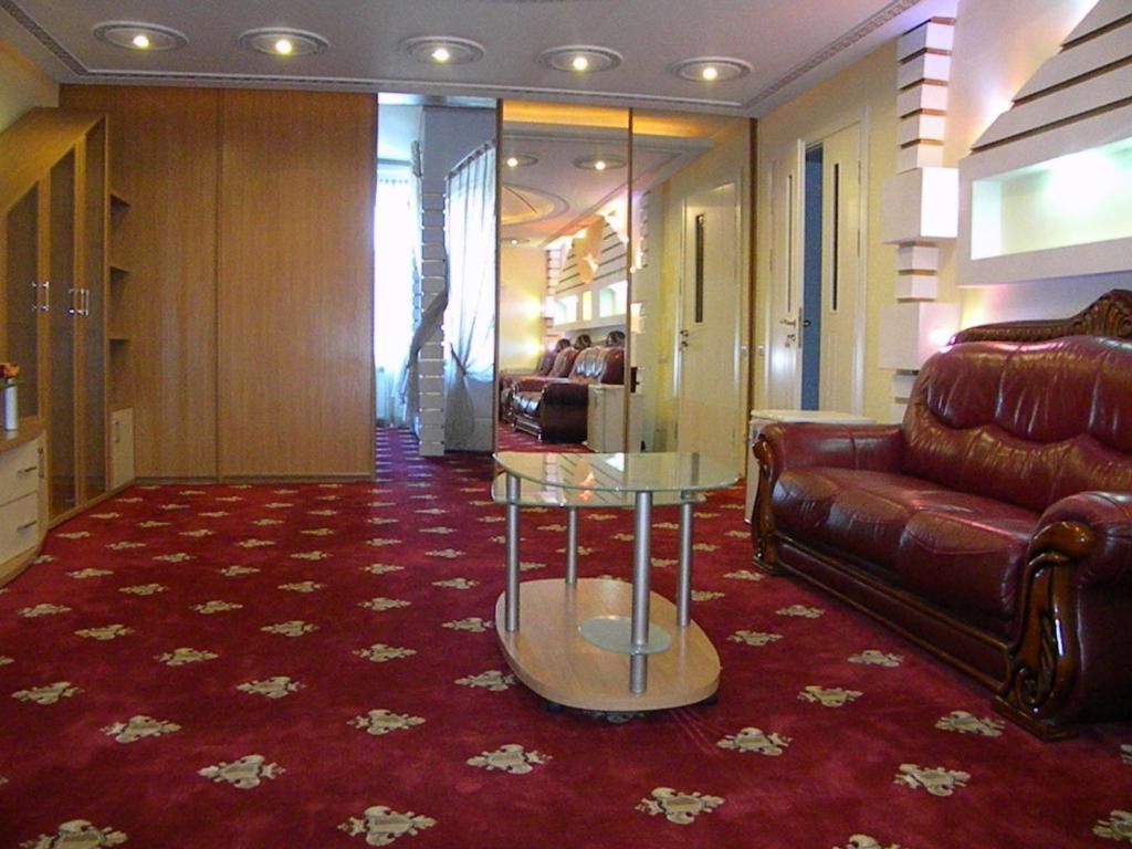 Gloria Mini-Hotel Chisinau Exterior foto